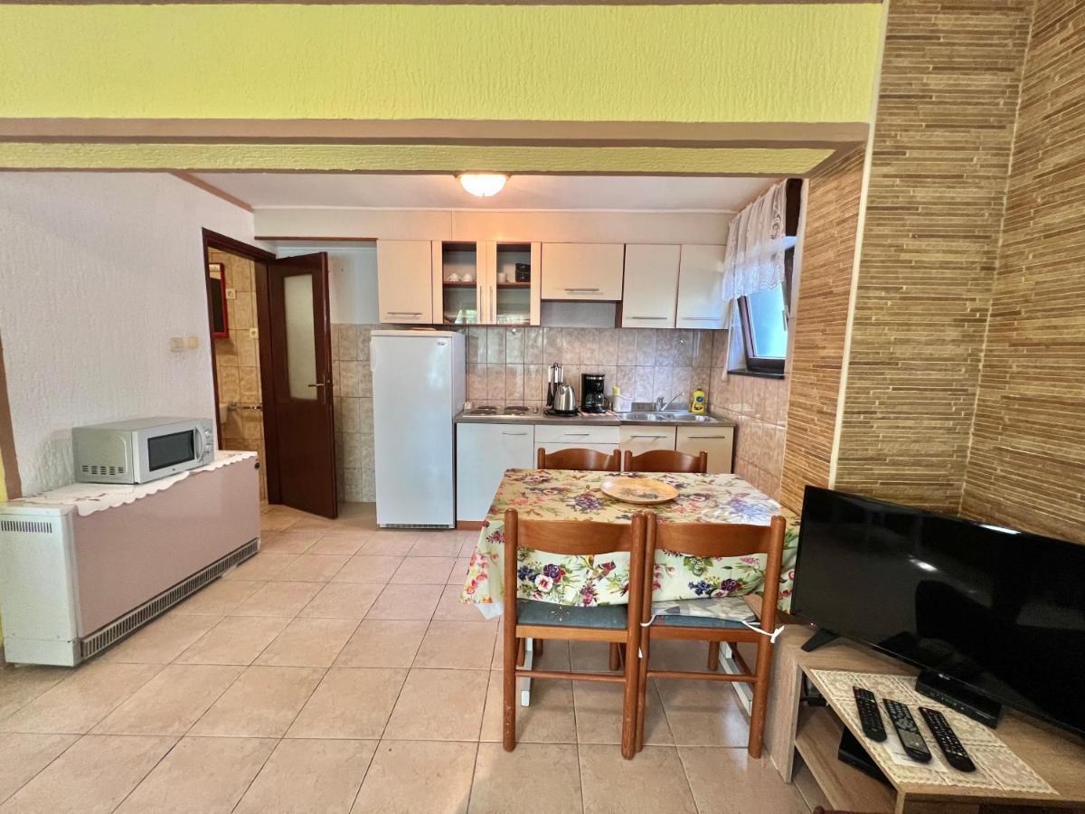 Apartmani Marija Dramalj Exterior photo